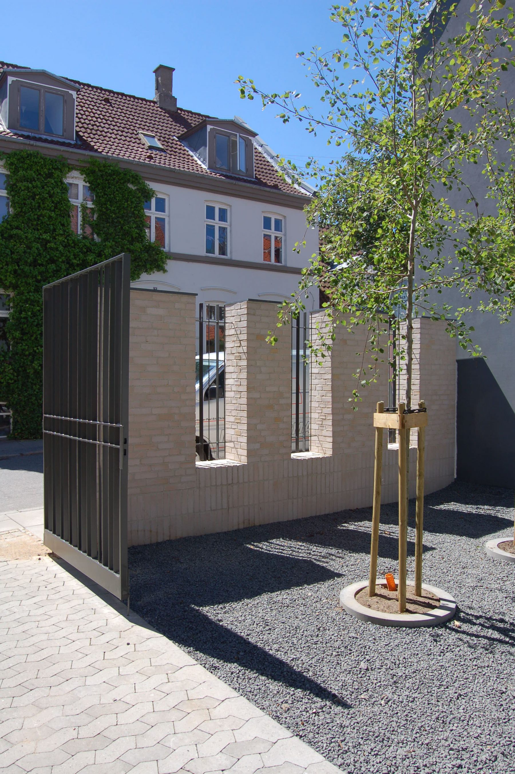 Reden, Aarhus - gård ved indgang